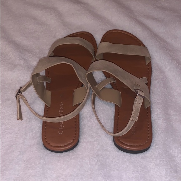 Sandals - Picture 3 of 3